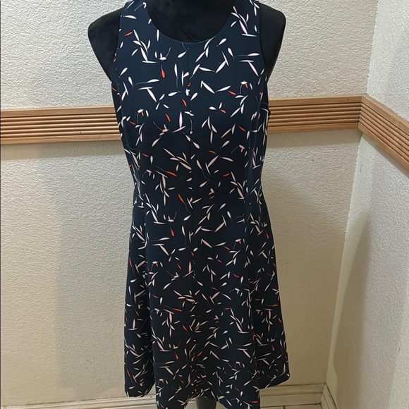Banana Republic Dresses & Skirts - Banana Republic Navy Patterned Midi Dress Size 8
